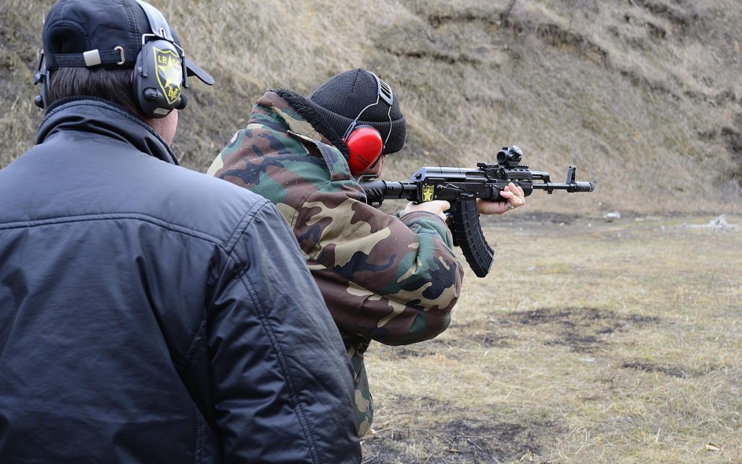 Dinas Damkar Tarakan Bantu Tabrakan Kendaraan di Kantor Camat